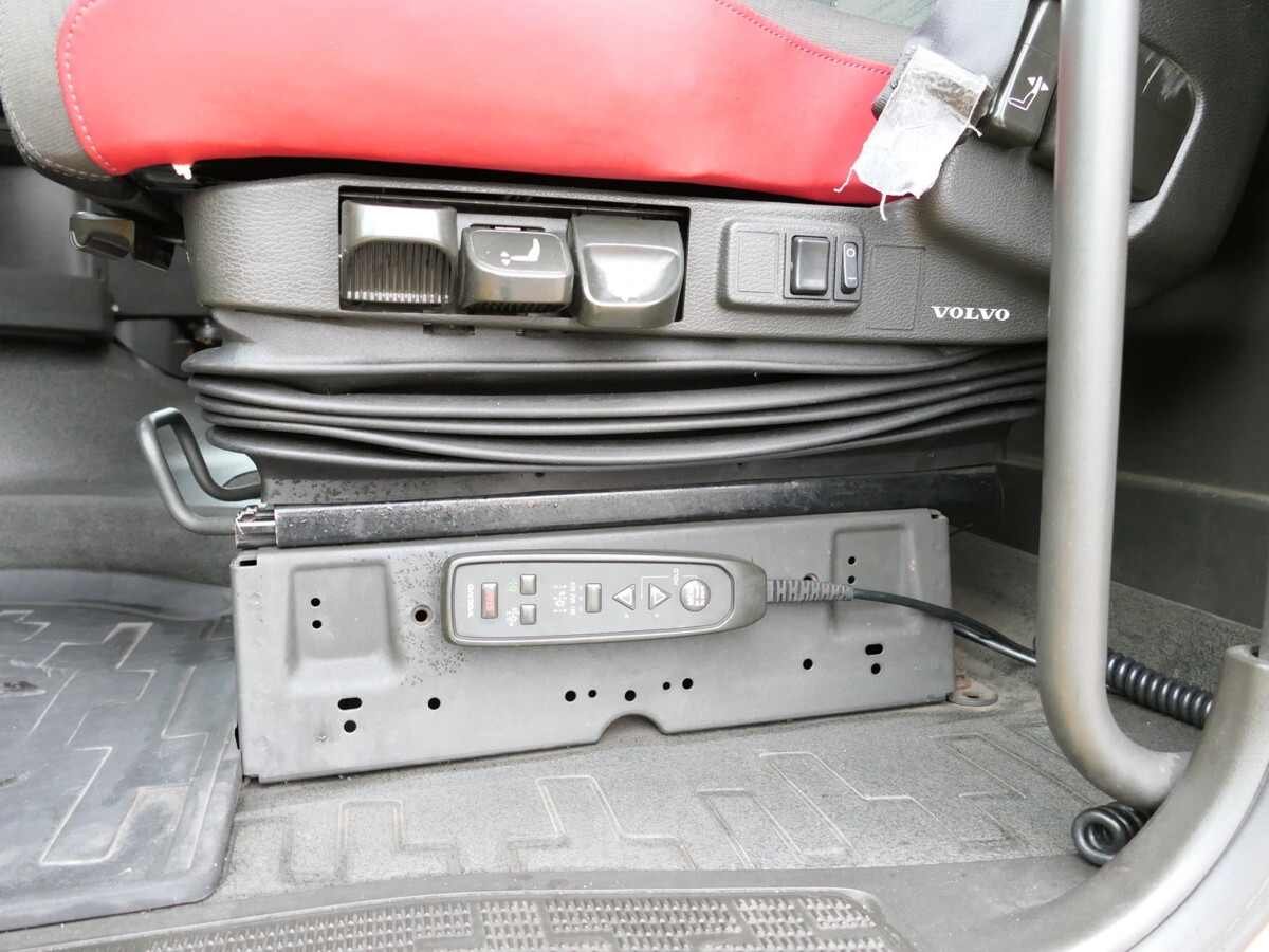 بصندوق مغلق شاحنة VOLVO FH 26.420 6x2 BDF: صور 16