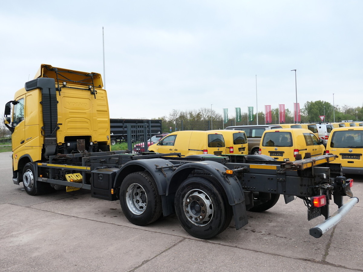 بصندوق مغلق شاحنة VOLVO FH 26.420 6x2 BDF: صور 6