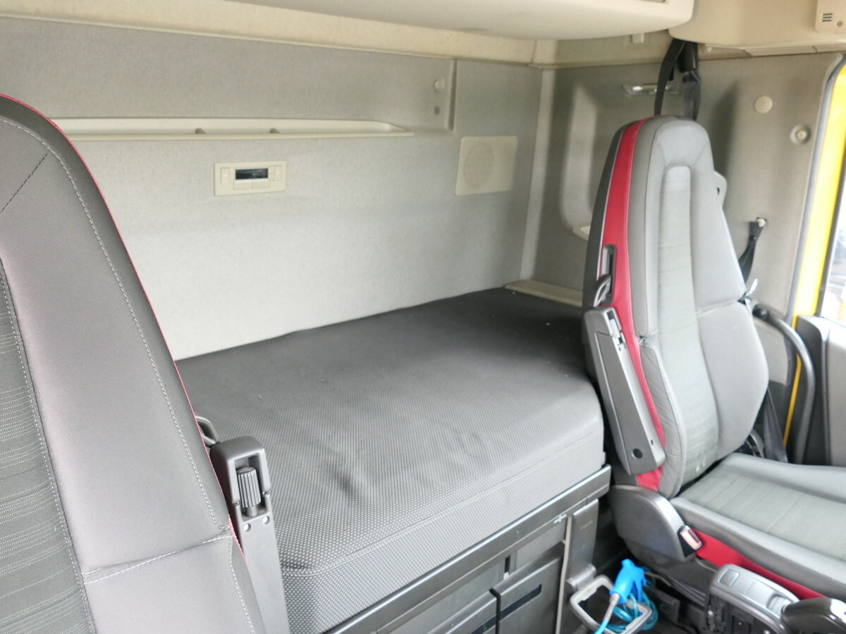 بصندوق مغلق شاحنة VOLVO FH 26.420 6x2 BDF: صور 10