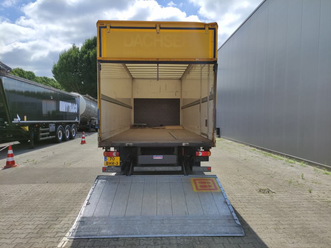 Renault D 14 240 4X2 - 319.854Km - بصندوق مغلق شاحنة: صور 4 Renault D 14 240 4X2 - 319.854Km - بصندوق مغلق شاحنة: صور 4