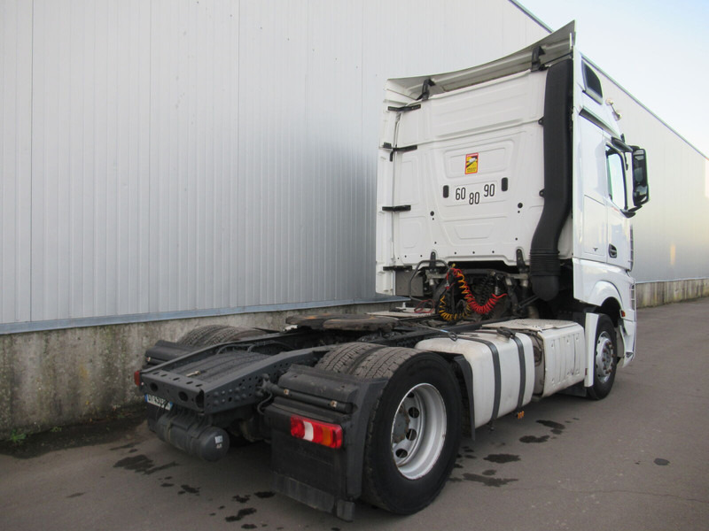 Mercedes-Benz Actros 1848 - شاحنة جرار: صور 5 Mercedes-Benz Actros 1848 - شاحنة جرار: صور 5