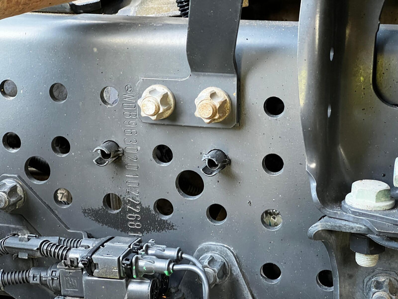 شاحنة ذات الخطاف Mercedes-Benz Actros 2543: صور 13 شاحنة ذات الخطاف Mercedes-Benz Actros 2543: صور 13