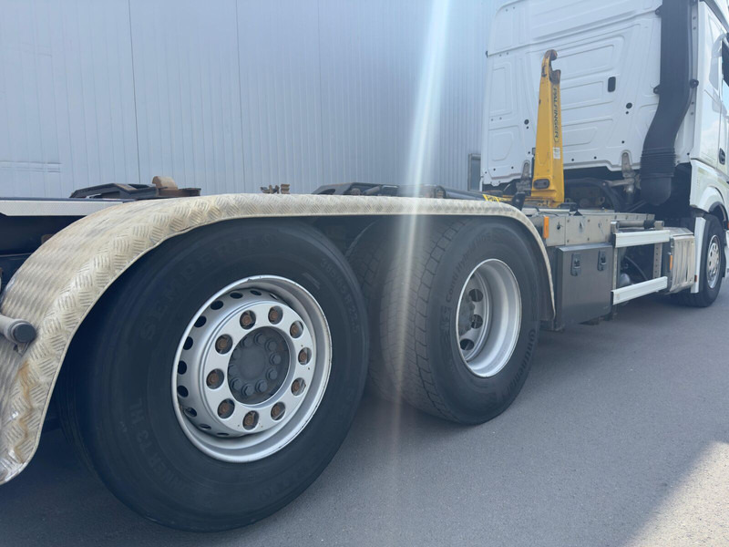 Mercedes-Benz Actros 2548 - شاحنة جرار: صور 5 Mercedes-Benz Actros 2548 - شاحنة جرار: صور 5