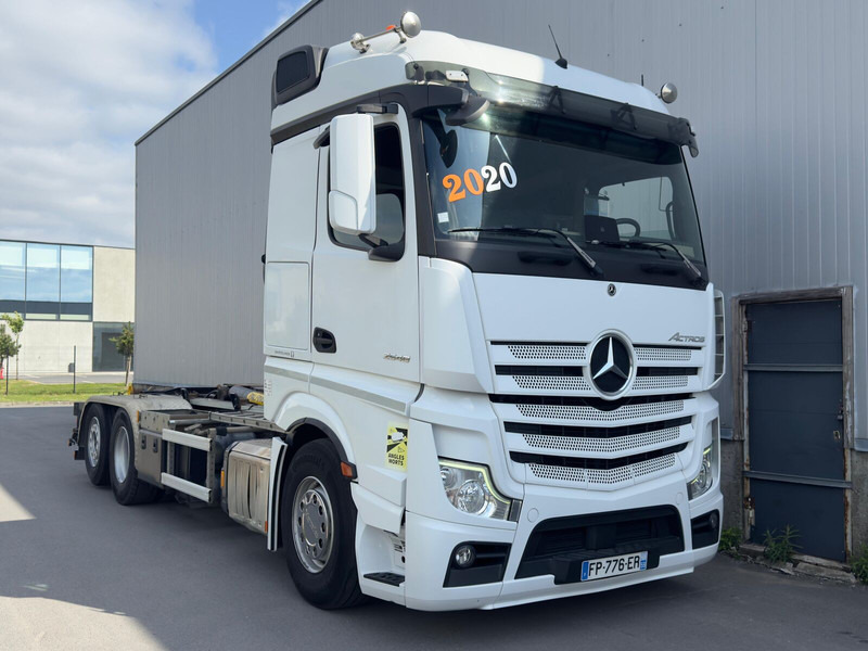 Mercedes-Benz Actros 2548 - شاحنة جرار: صور 1 Mercedes-Benz Actros 2548 - شاحنة جرار: صور 1