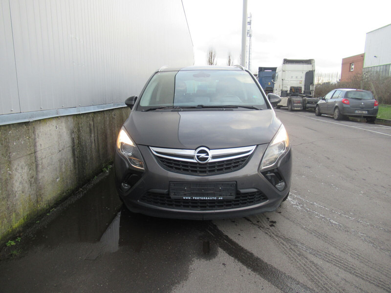 Opel Zafira Touren - سيارة: صور 2 Opel Zafira Touren - سيارة: صور 2