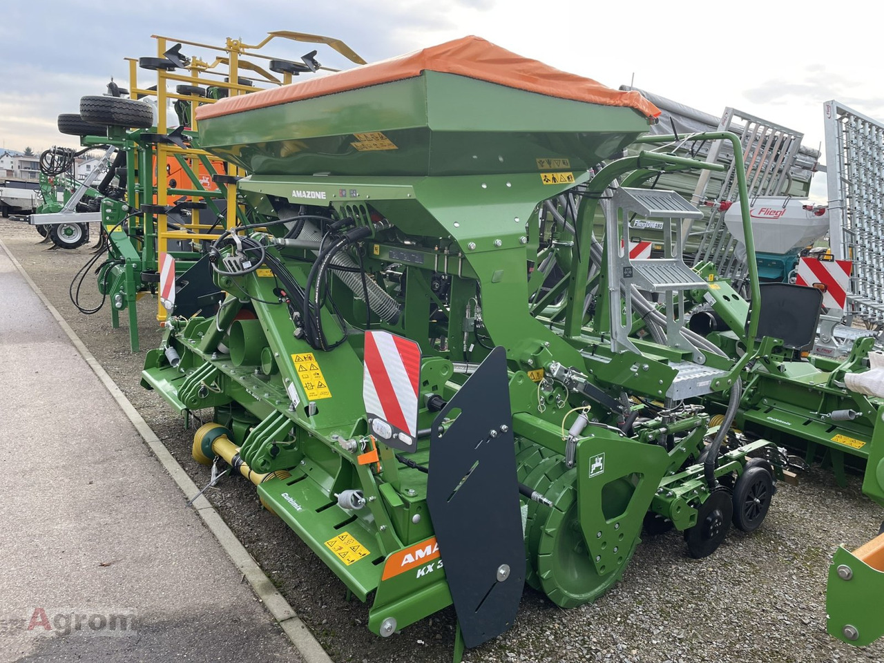 Amazone CENTAYA 3000 Spezial + KX 3001 - الة بذر: صور 2 Amazone CENTAYA 3000 Spezial + KX 3001 - الة بذر: صور 2