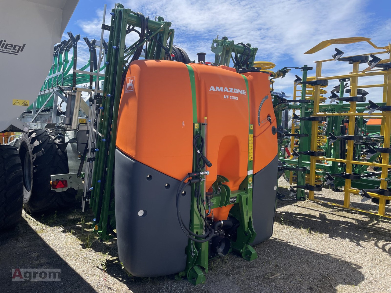 Amazone UF 1302 - آلة الرش المعلقة: صور 1 Amazone UF 1302 - آلة الرش المعلقة: صور 1
