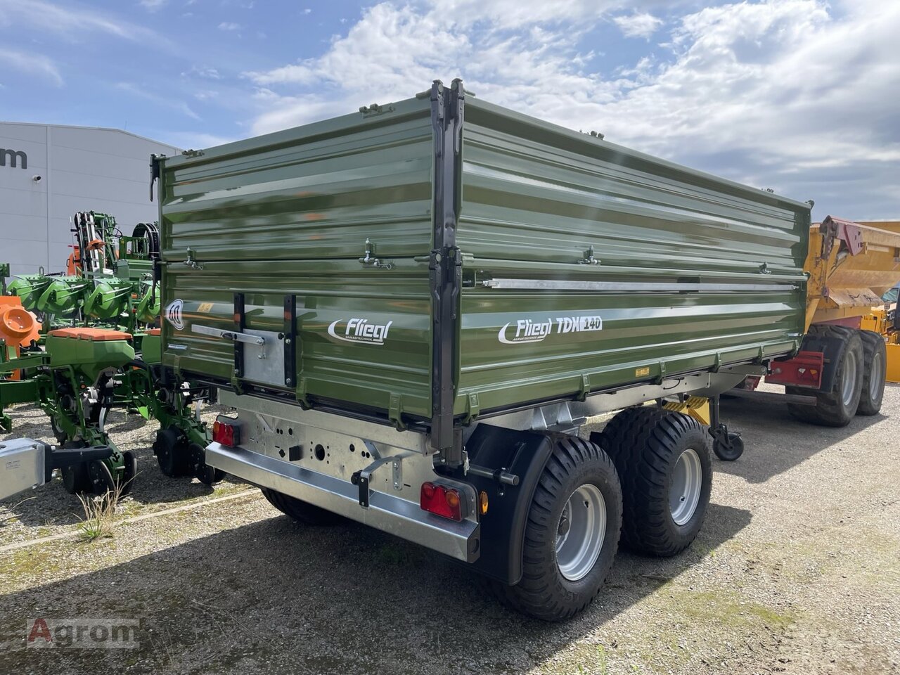Fliegl TDK 140 FOX - قلابة مقطورة الزراعية: صور 4 Fliegl TDK 140 FOX - قلابة مقطورة الزراعية: صور 4