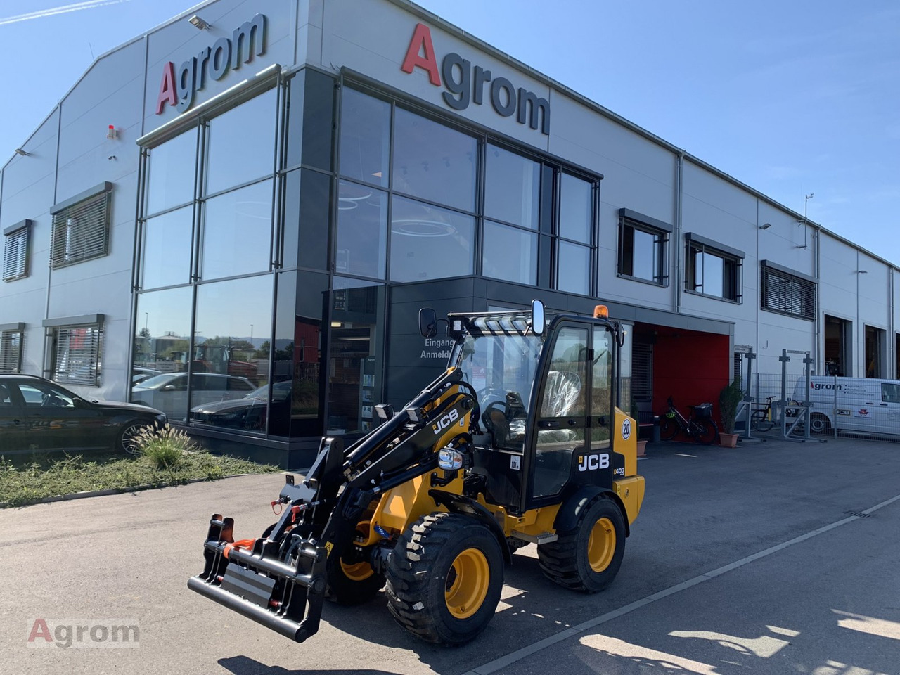 JCB 403 Plus - لودر مفصلي صغير: صور 1 JCB 403 Plus - لودر مفصلي صغير: صور 1