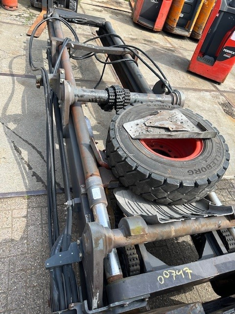 LINDE H80D-03/900 CABIN NO FORK CARIDGE NO FORKS - رافعة شوكية ديزل: صور 4 LINDE H80D-03/900 CABIN NO FORK CARIDGE NO FORKS - رافعة شوكية ديزل: صور 4