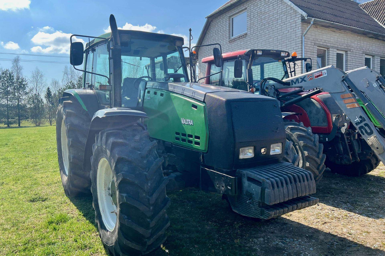 Valtra 8450 Mega - جرار: صور 2 Valtra 8450 Mega - جرار: صور 2