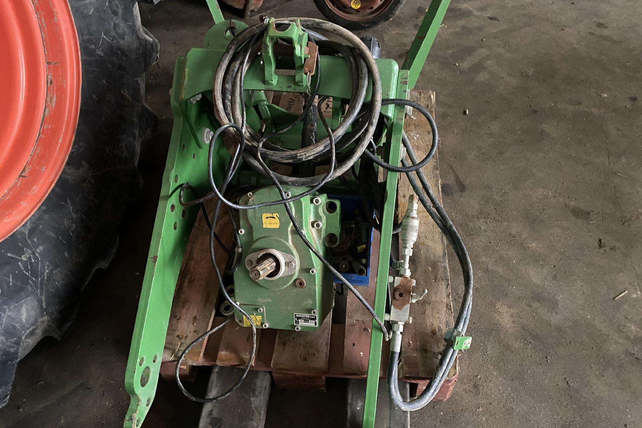 Valtra JOHN DEERE - ملحقات - الآلات والماكينات الزراعية: صور 2 Valtra JOHN DEERE - ملحقات - الآلات والماكينات الزراعية: صور 2