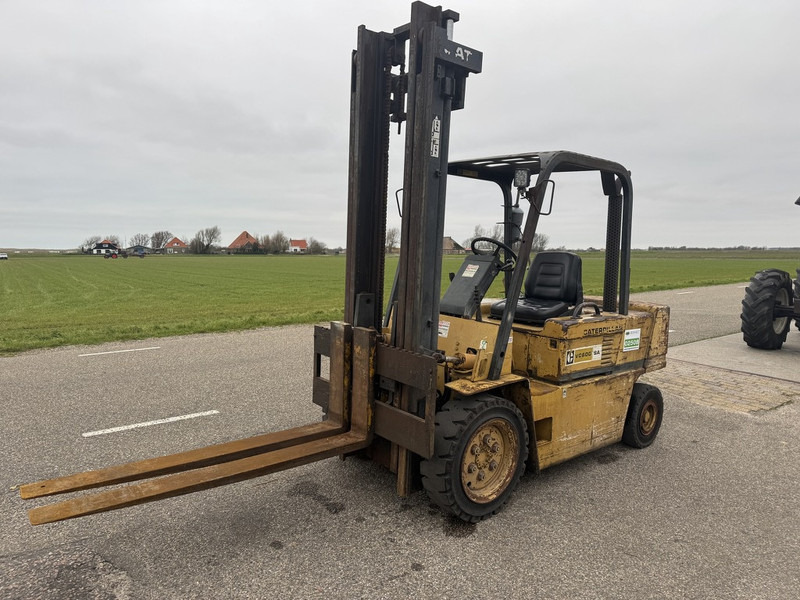 Caterpillar VC60D - رافعة شوكية ديزل: صور 1 Caterpillar VC60D - رافعة شوكية ديزل: صور 1