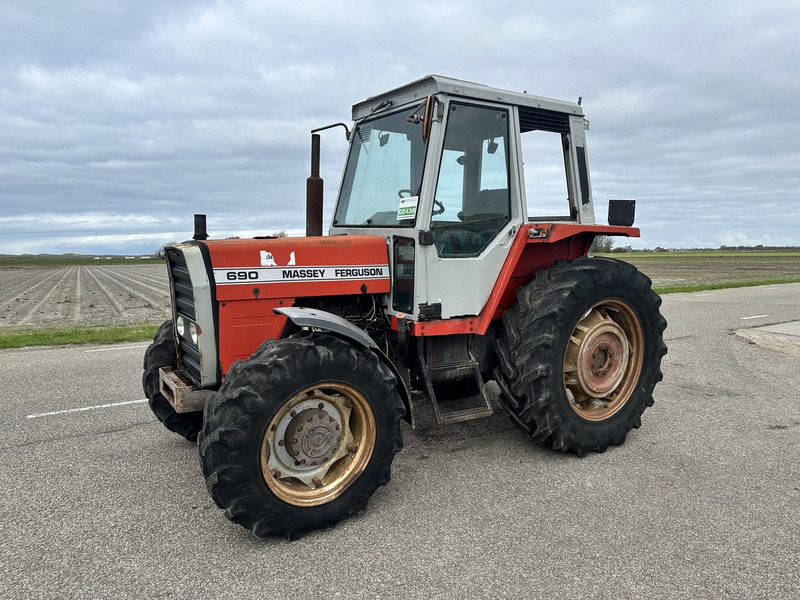 Massey Ferguson 690 - جرار: صور 1 Massey Ferguson 690 - جرار: صور 1