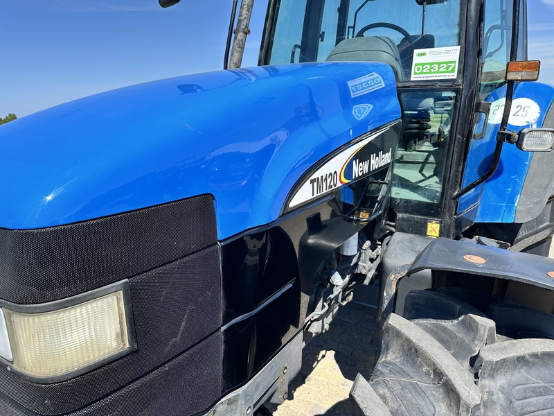New Holland 8260 - جرار: صور 2 New Holland 8260 - جرار: صور 2