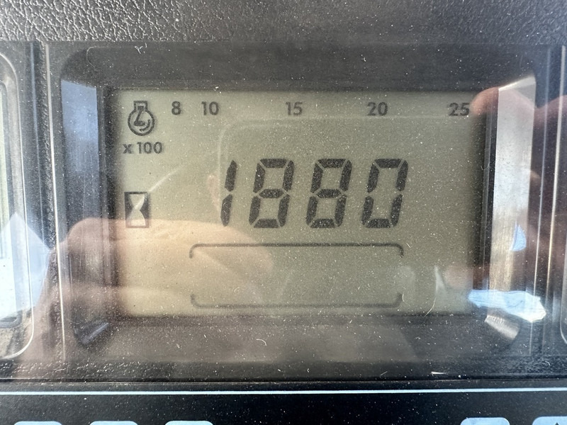 New Holland TM 165 - جرار: صور 5 New Holland TM 165 - جرار: صور 5