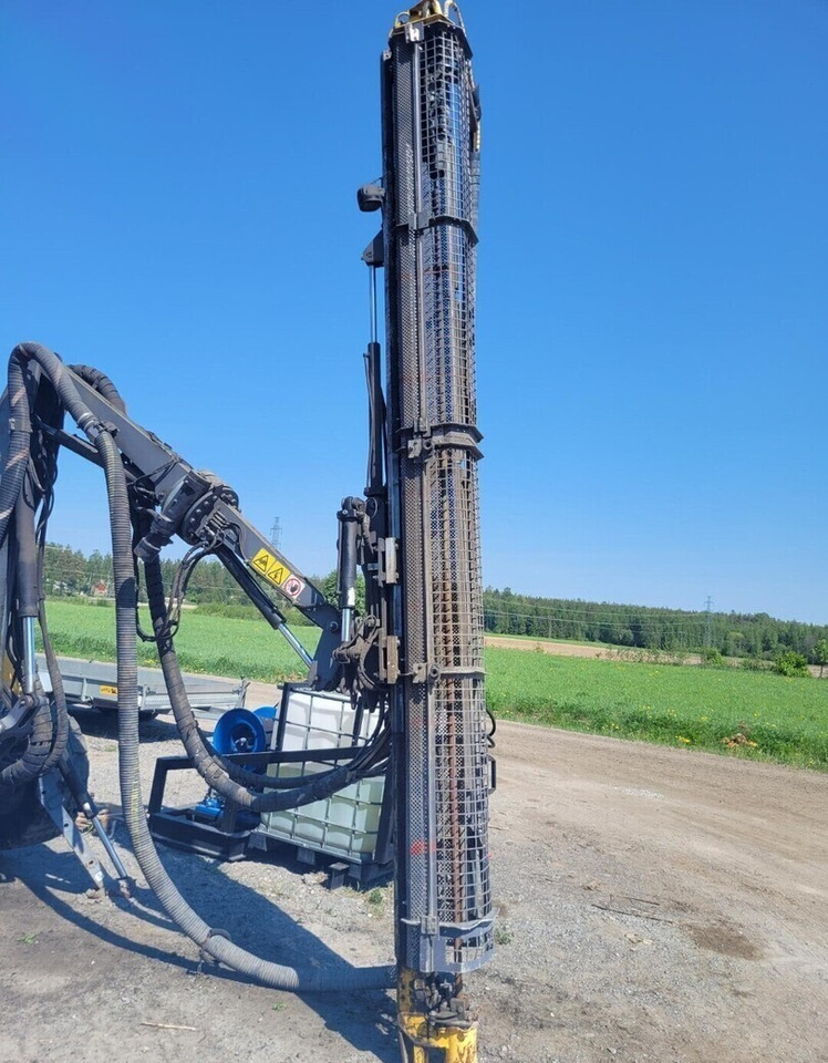 Atlas Copco FlexiROC T15R-01 - آلة حفر: صور 5 Atlas Copco FlexiROC T15R-01 - آلة حفر: صور 5