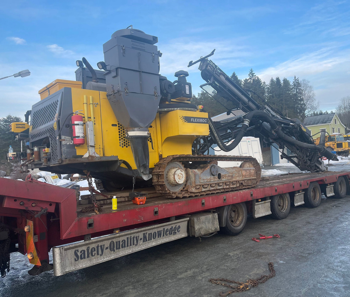 Atlas Copco FlexiROC T30 R-01 - آلة حفر: صور 1 Atlas Copco FlexiROC T30 R-01 - آلة حفر: صور 1