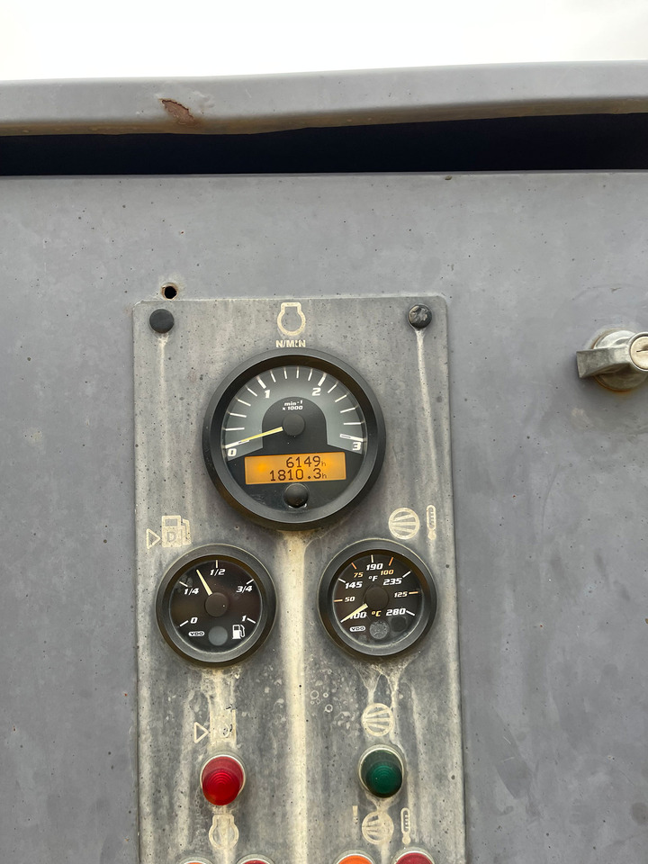 Atlas Copco ROC D3-01 - آلة حفر: صور 4 Atlas Copco ROC D3-01 - آلة حفر: صور 4
