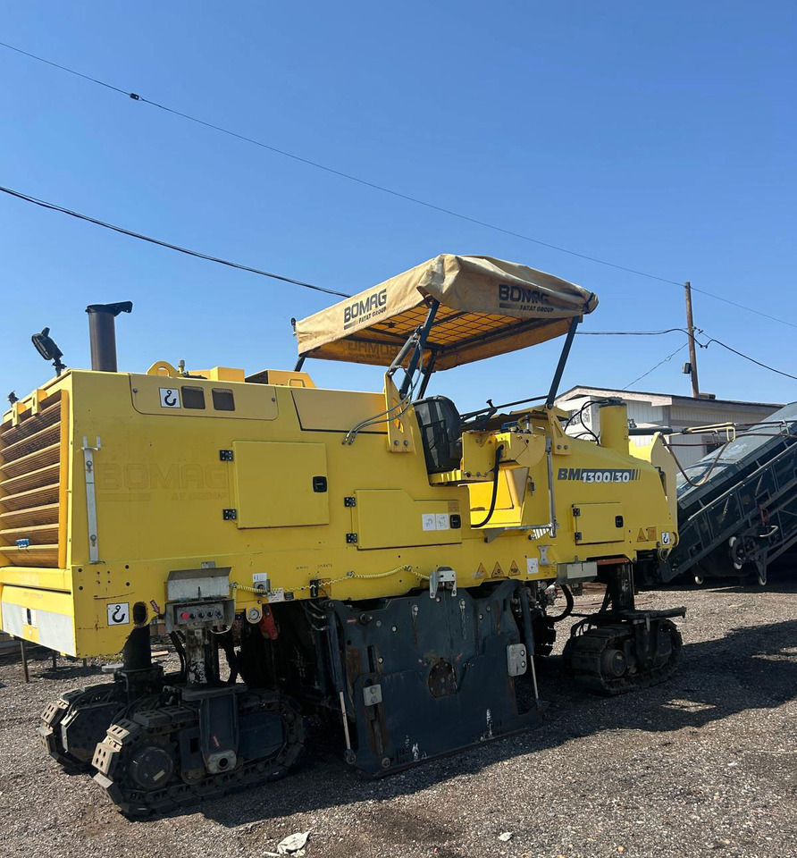 Bomag BM 1300/30 - ماكينات لصقل الأسفلت: صور 1 Bomag BM 1300/30 - ماكينات لصقل الأسفلت: صور 1