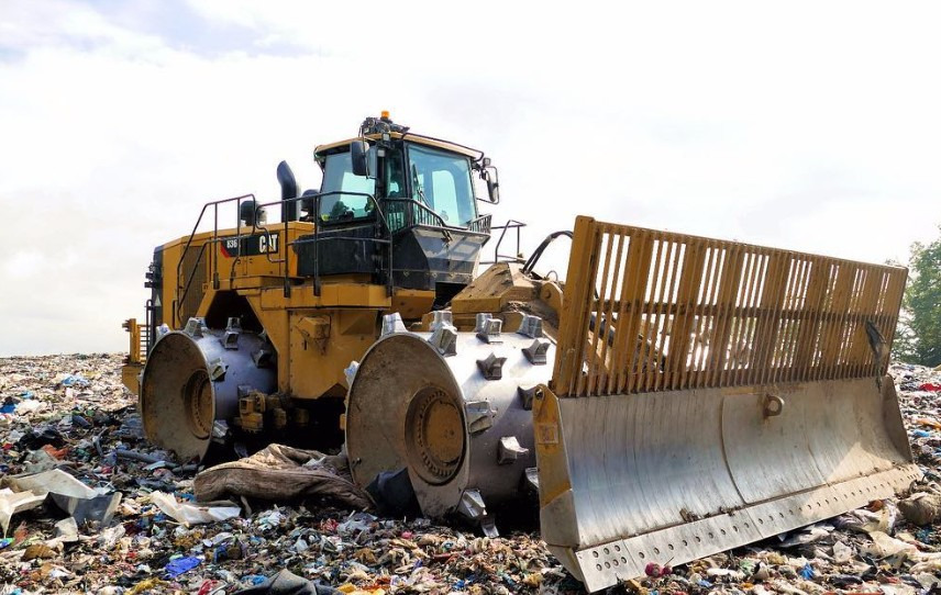 Caterpillar 836K - مدماج: صور 1 Caterpillar 836K - مدماج: صور 1