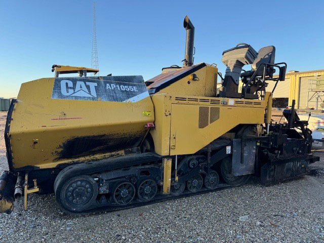 Caterpillar AP1055E - العامل بالقار: صور 1 Caterpillar AP1055E - العامل بالقار: صور 1