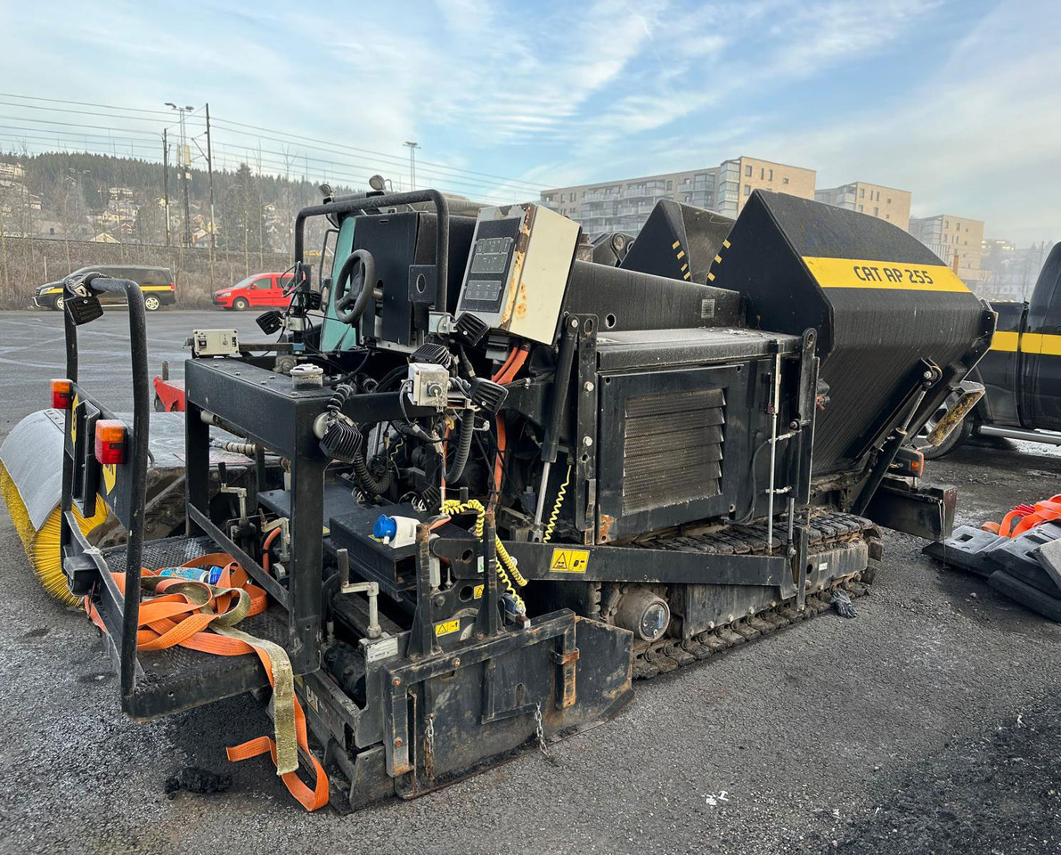 Caterpillar AP255 - العامل بالقار: صور 1 Caterpillar AP255 - العامل بالقار: صور 1