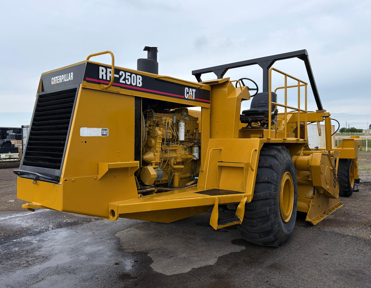 Caterpillar RR-250B - مثبت التربة: صور 4 Caterpillar RR-250B - مثبت التربة: صور 4