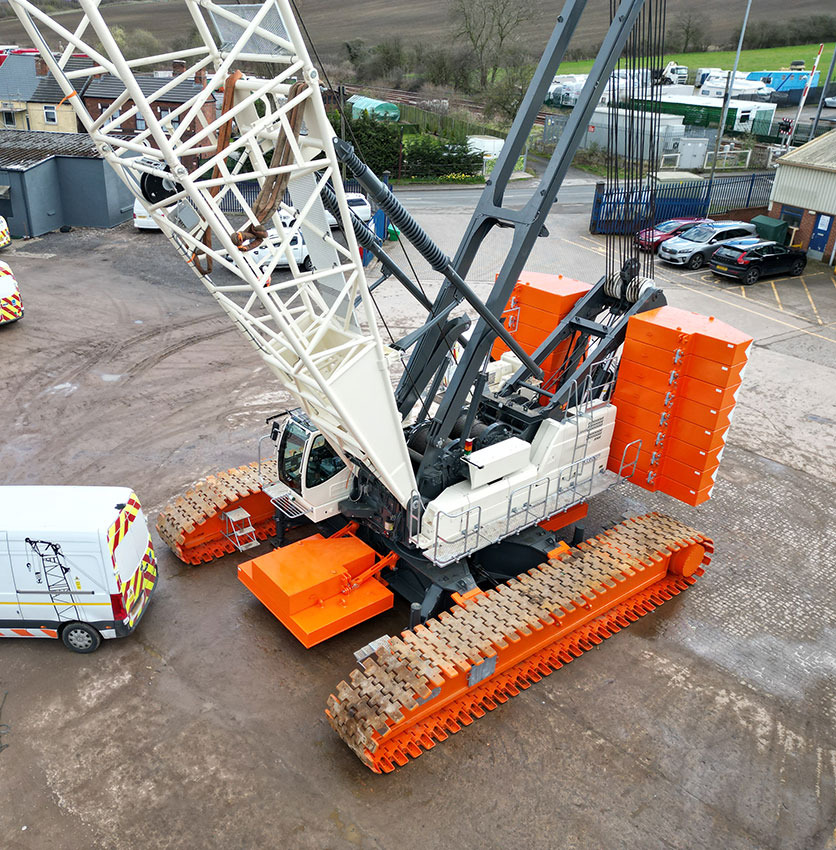 Kobelco CKE2500G - رافعة مجنزرة: صور 1 Kobelco CKE2500G - رافعة مجنزرة: صور 1