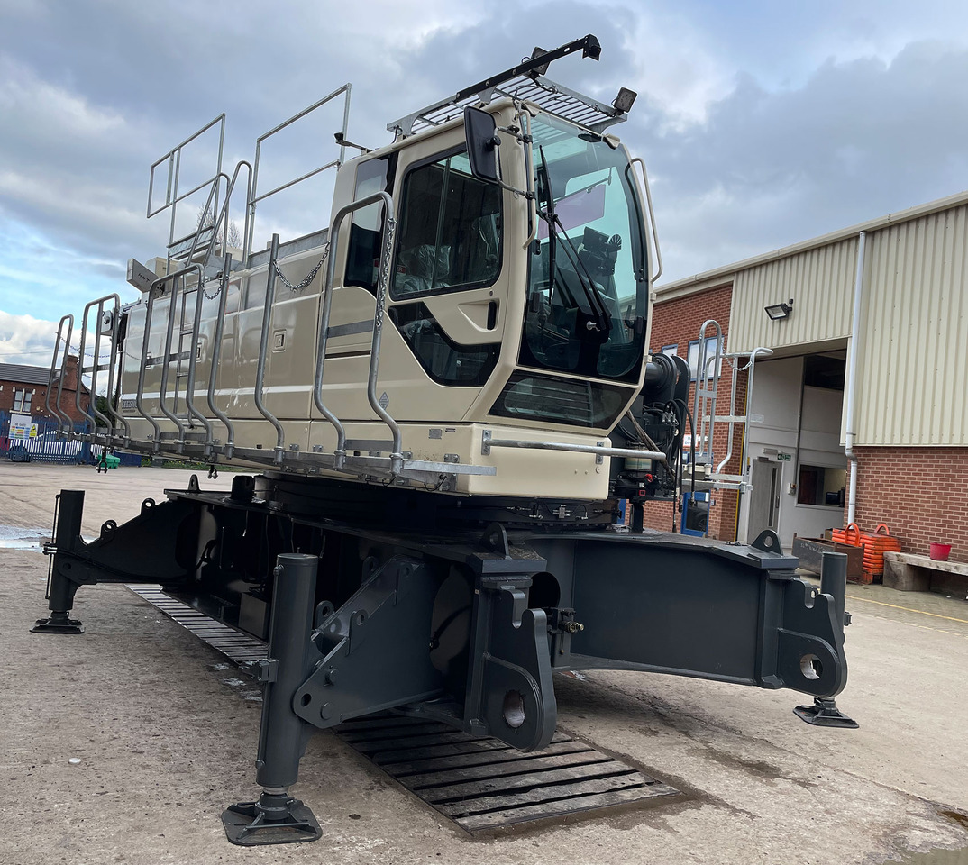 Kobelco CKE2500G - رافعة مجنزرة: صور 4 Kobelco CKE2500G - رافعة مجنزرة: صور 4