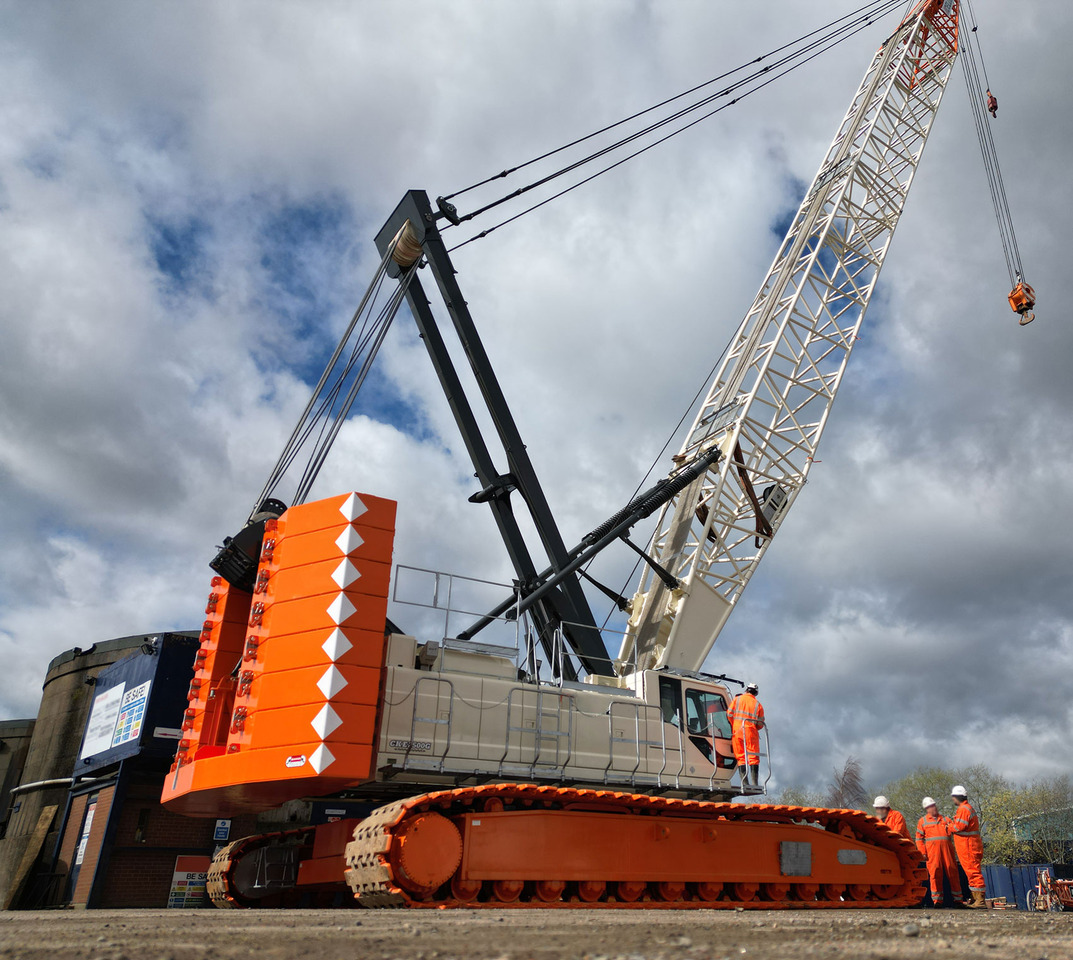 Kobelco CKE2500G - رافعة مجنزرة: صور 3 Kobelco CKE2500G - رافعة مجنزرة: صور 3