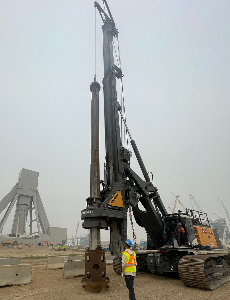 Liebherr LB45 - سائق كومة: صور 3 Liebherr LB45 - سائق كومة: صور 3