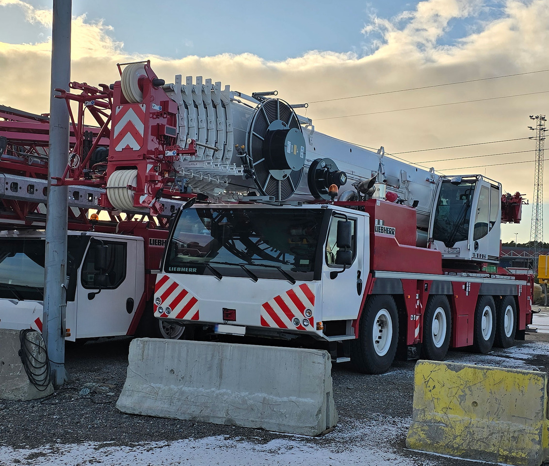 Liebherr LTM 1120-4.1 - موبايل كرين: صور 1 Liebherr LTM 1120-4.1 - موبايل كرين: صور 1