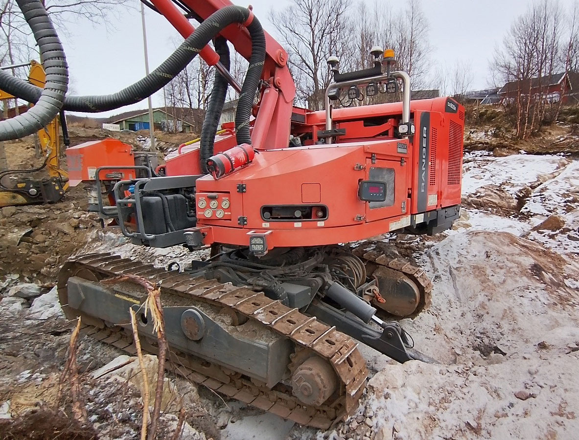 Sandvik DX800R - آلة حفر: صور 5 Sandvik DX800R - آلة حفر: صور 5
