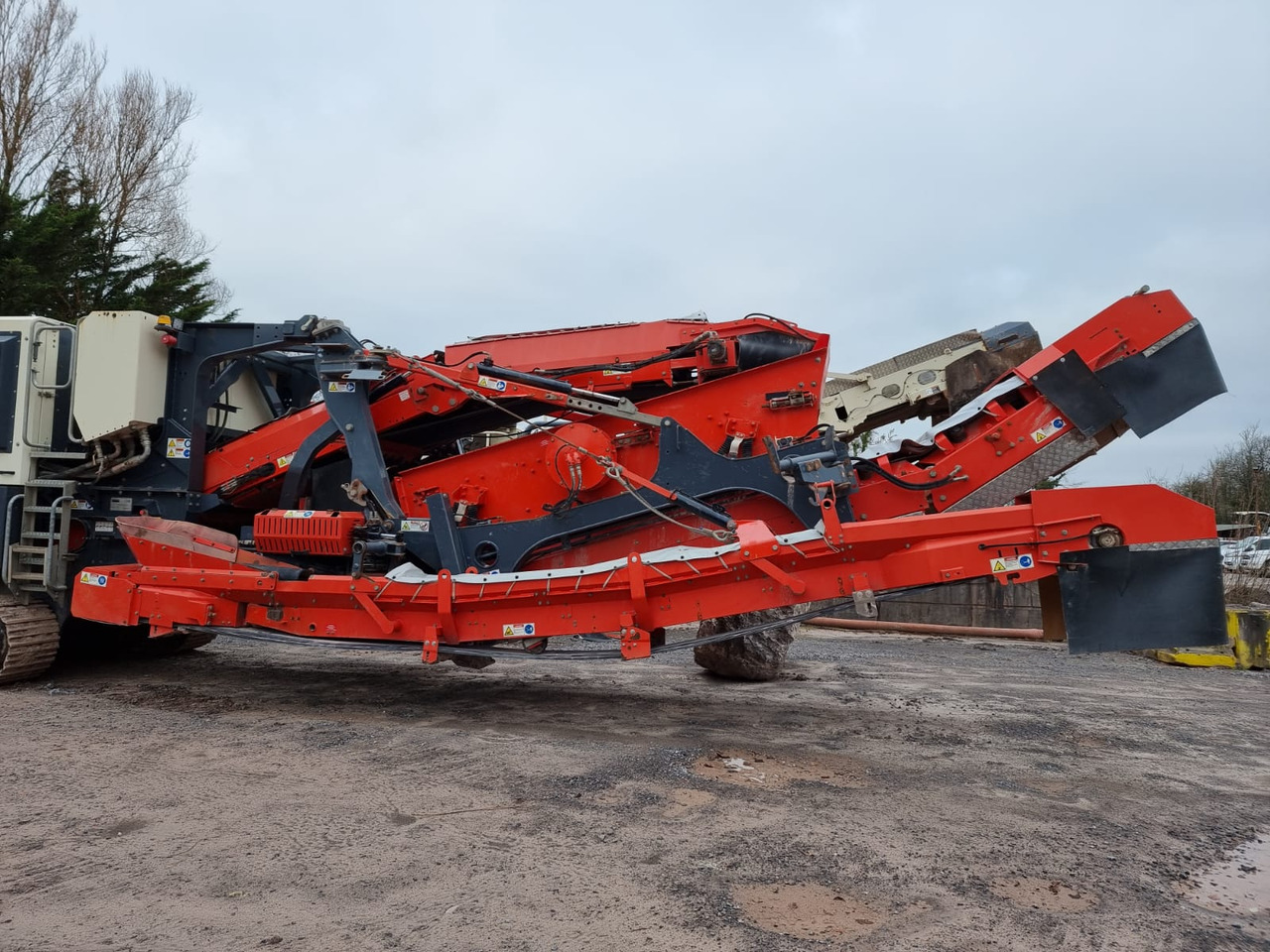 كسارة مخرو Sandvik QH332 DDHS: صور 8