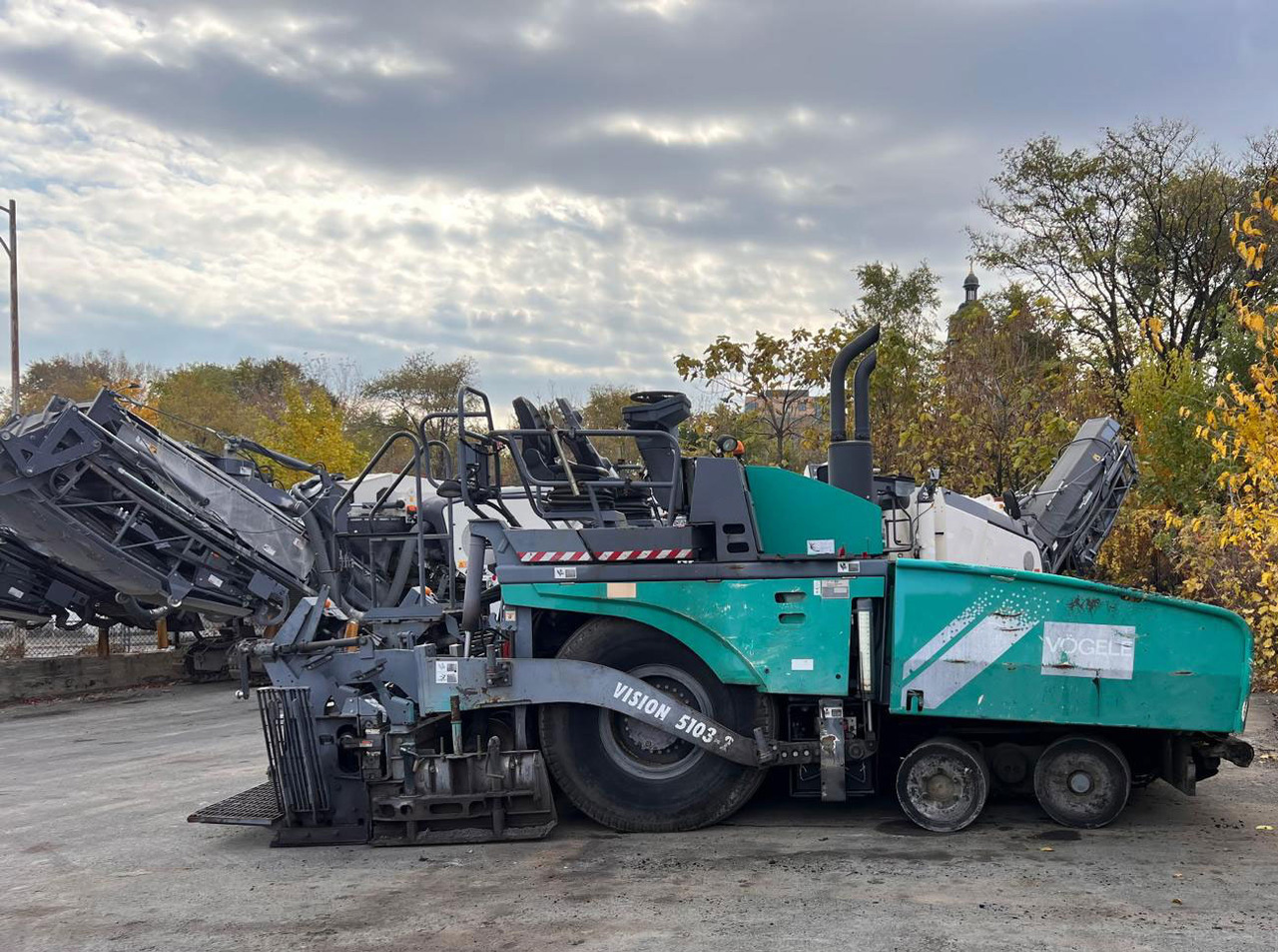 Vogele Vision 5103-3i - العامل بالقار: صور 1 Vogele Vision 5103-3i - العامل بالقار: صور 1