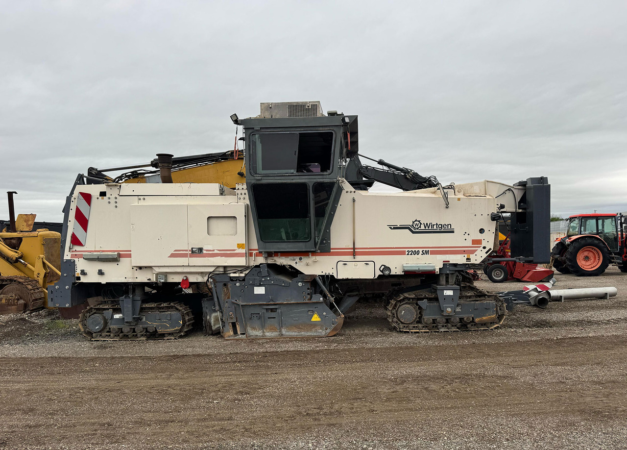 Wirtgen 2200 SM - ماكينات لصقل الأسفلت: صور 2 Wirtgen 2200 SM - ماكينات لصقل الأسفلت: صور 2