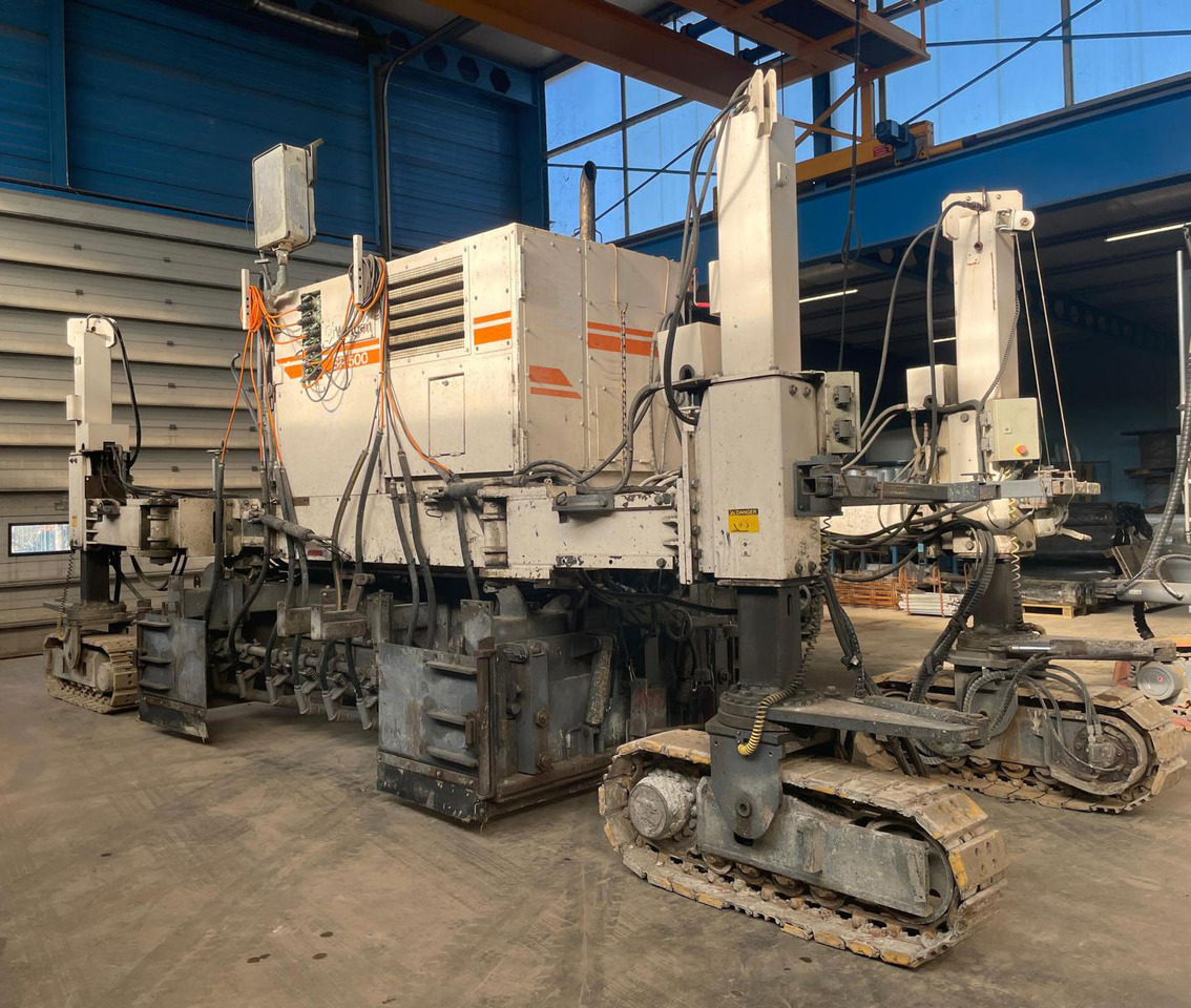 Wirtgen SP 500 - العامل بالقار: صور 4 Wirtgen SP 500 - العامل بالقار: صور 4