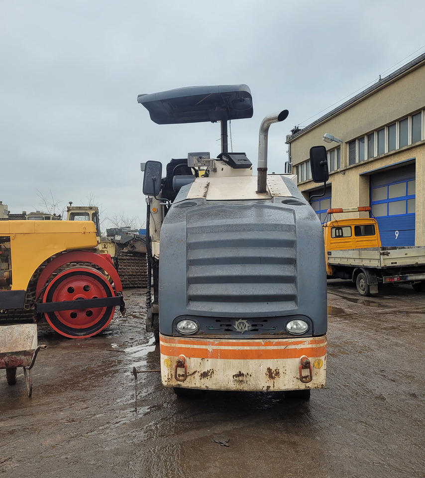 Wirtgen W 100 - ماكينات لصقل الأسفلت: صور 3 Wirtgen W 100 - ماكينات لصقل الأسفلت: صور 3