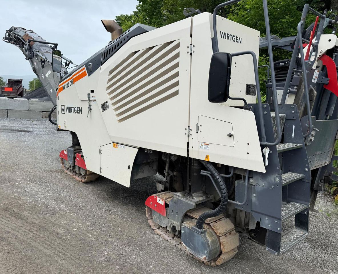 Wirtgen W 120 CFI - ماكينات لصقل الأسفلت: صور 1 Wirtgen W 120 CFI - ماكينات لصقل الأسفلت: صور 1