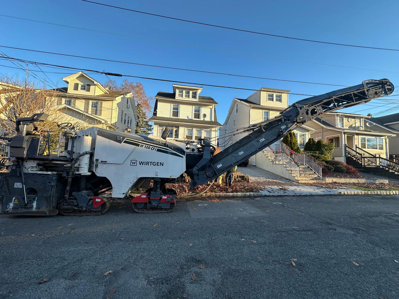 Wirtgen W 120 CFI - ماكينات لصقل الأسفلت: صور 1 Wirtgen W 120 CFI - ماكينات لصقل الأسفلت: صور 1