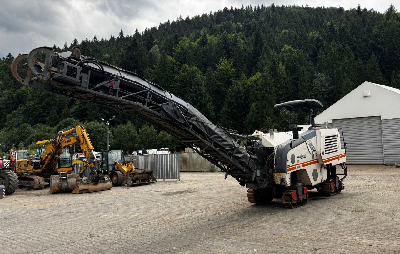 Wirtgen W 130 F - ماكينات لصقل الأسفلت: صور 2 Wirtgen W 130 F - ماكينات لصقل الأسفلت: صور 2