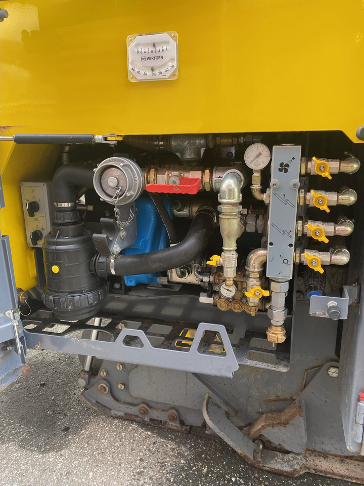Wirtgen W 150 CFI - ماكينات لصقل الأسفلت: صور 5 Wirtgen W 150 CFI - ماكينات لصقل الأسفلت: صور 5