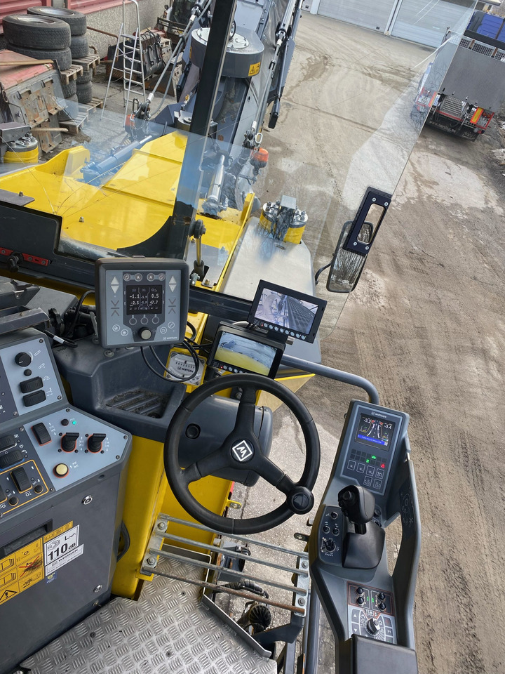Wirtgen W 150 CFI - ماكينات لصقل الأسفلت: صور 3 Wirtgen W 150 CFI - ماكينات لصقل الأسفلت: صور 3