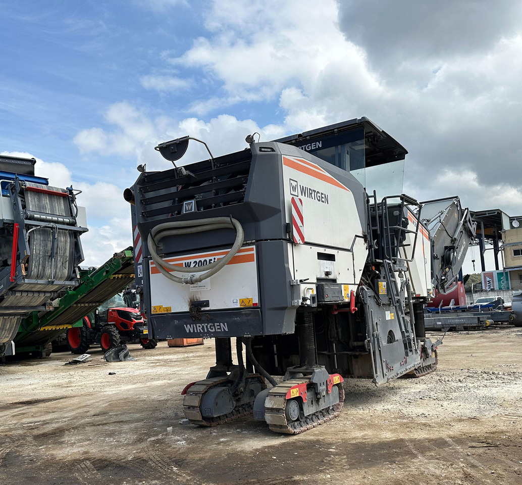 Wirtgen W 200 Fi - ماكينات لصقل الأسفلت: صور 5 Wirtgen W 200 Fi - ماكينات لصقل الأسفلت: صور 5