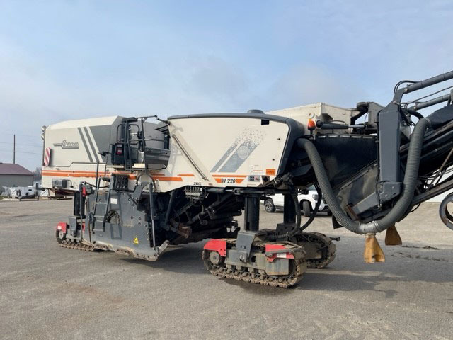 Wirtgen W 220 - ماكينات لصقل الأسفلت: صور 3 Wirtgen W 220 - ماكينات لصقل الأسفلت: صور 3