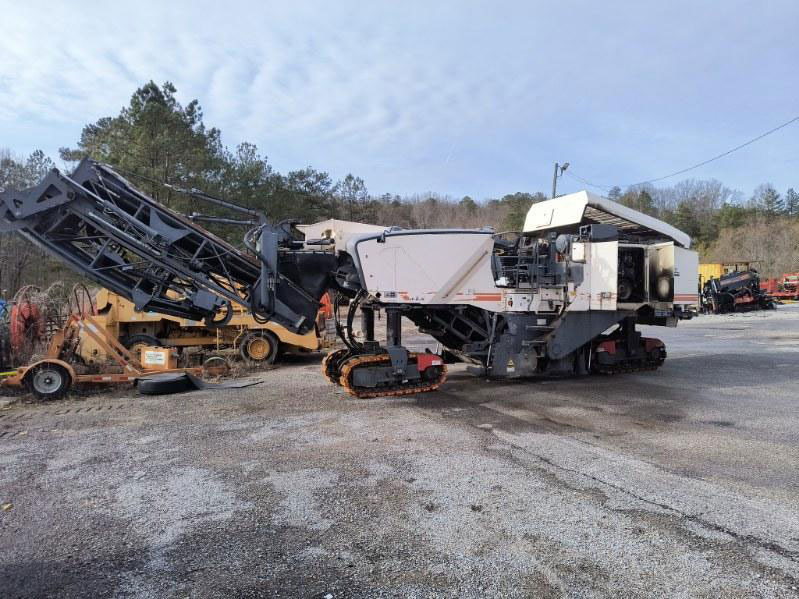 Wirtgen W 220 - ماكينات لصقل الأسفلت: صور 1 Wirtgen W 220 - ماكينات لصقل الأسفلت: صور 1