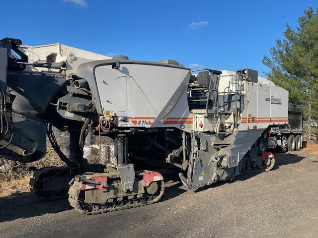 Wirtgen W 220 - ماكينات لصقل الأسفلت: صور 2 Wirtgen W 220 - ماكينات لصقل الأسفلت: صور 2