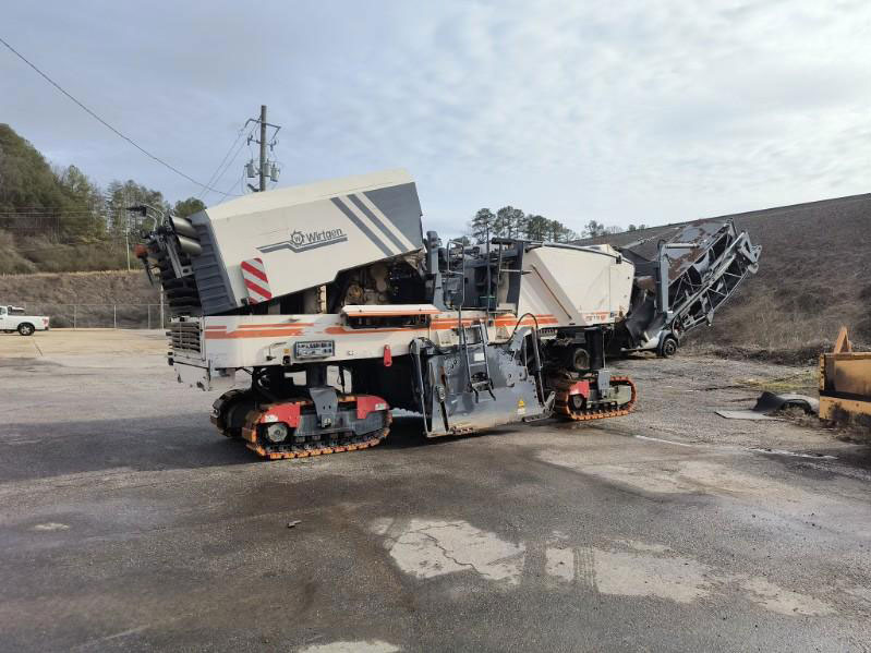 Wirtgen W 220 - ماكينات لصقل الأسفلت: صور 3 Wirtgen W 220 - ماكينات لصقل الأسفلت: صور 3