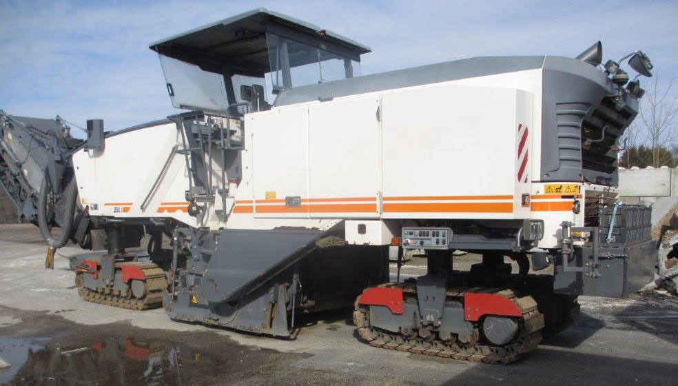 Wirtgen W 250 I - ماكينات لصقل الأسفلت: صور 3 Wirtgen W 250 I - ماكينات لصقل الأسفلت: صور 3